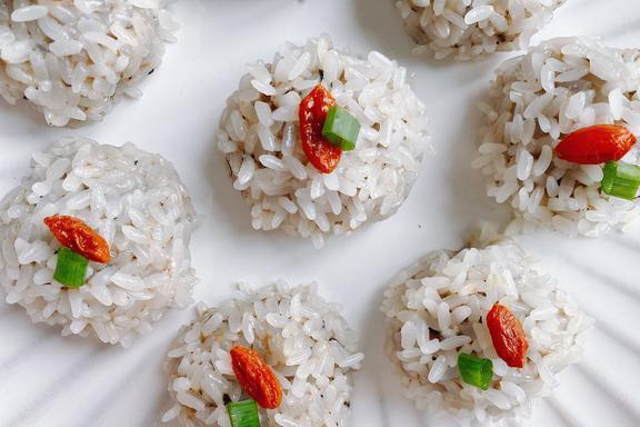 哪些人不適合食用糯米？東莞食材配送公司?為您解答